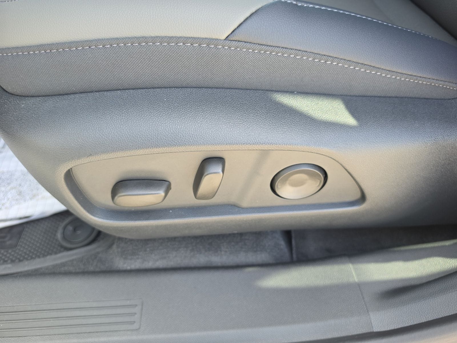 2026 Chevrolet Equinox LT - Photo 25