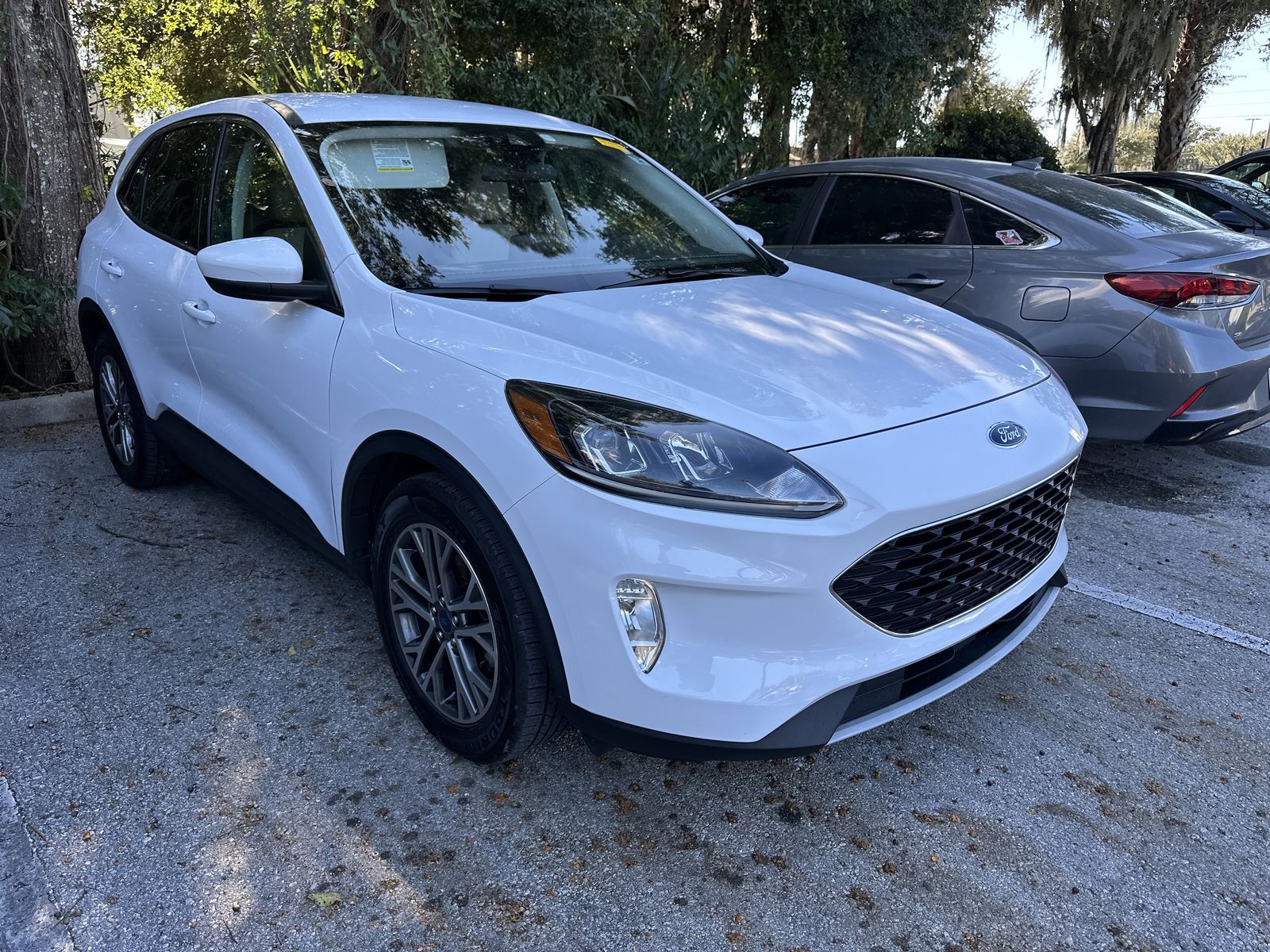 2022 Ford Escape SEL photo 2