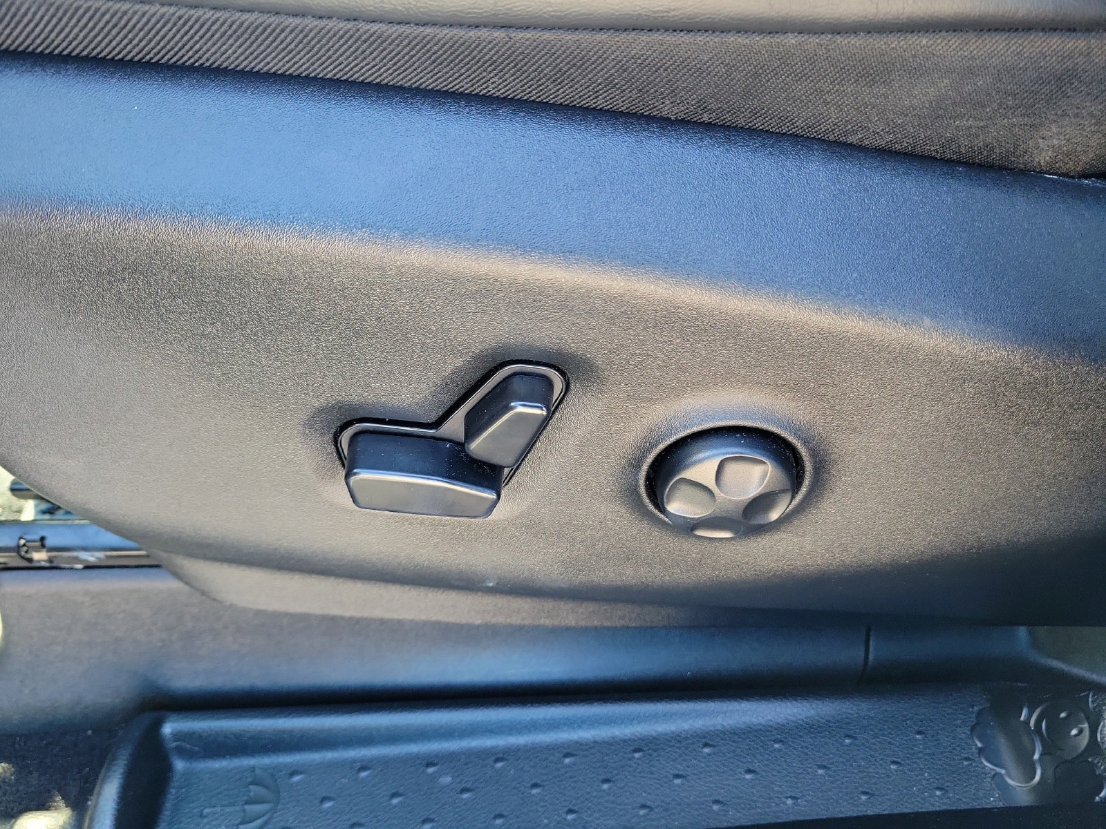 2025 Chrysler Pacifica Limited - Photo 25