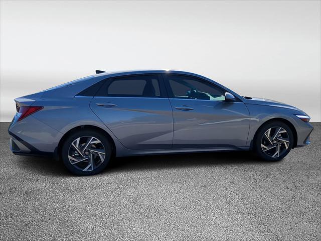 2025 Hyundai Elantra Limited photo 2