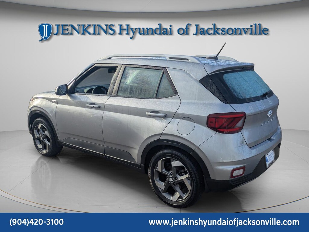 Used 2024 Hyundai Venue SEL SUV