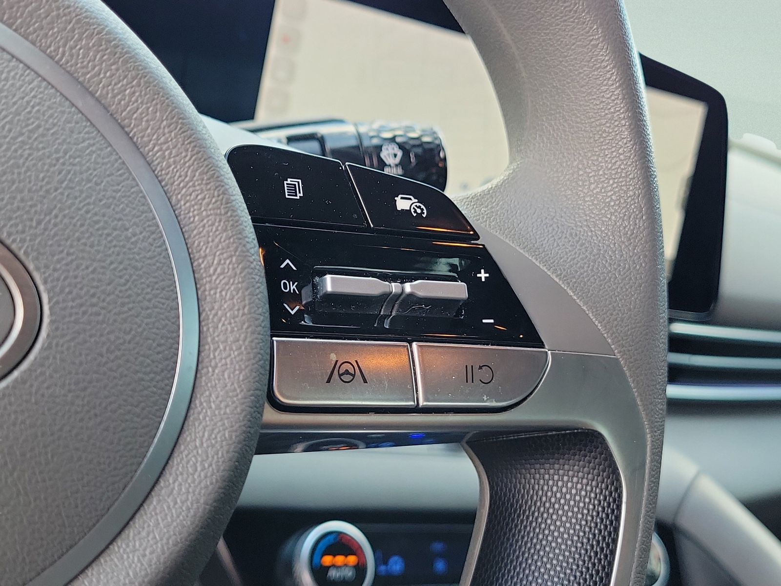 2024 Hyundai Elantra SEL - Photo 31