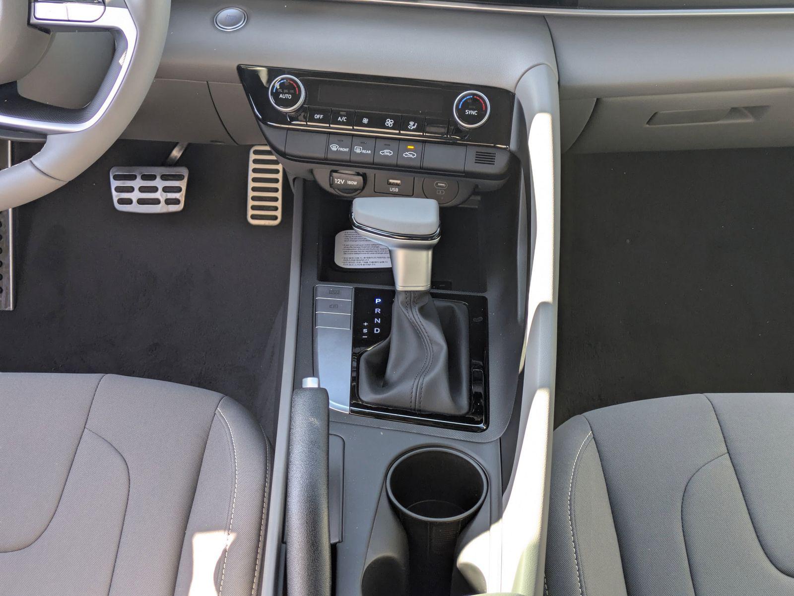 2026 Hyundai Elantra 29