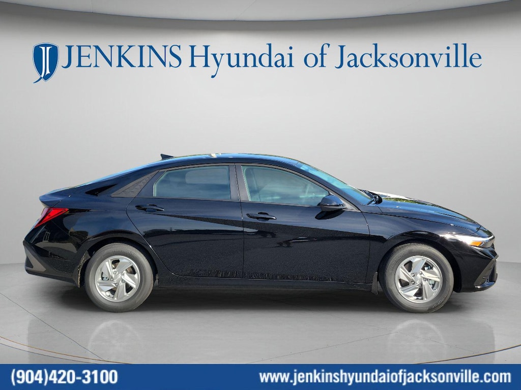 New 2026 Hyundai Elantra SE Sedan