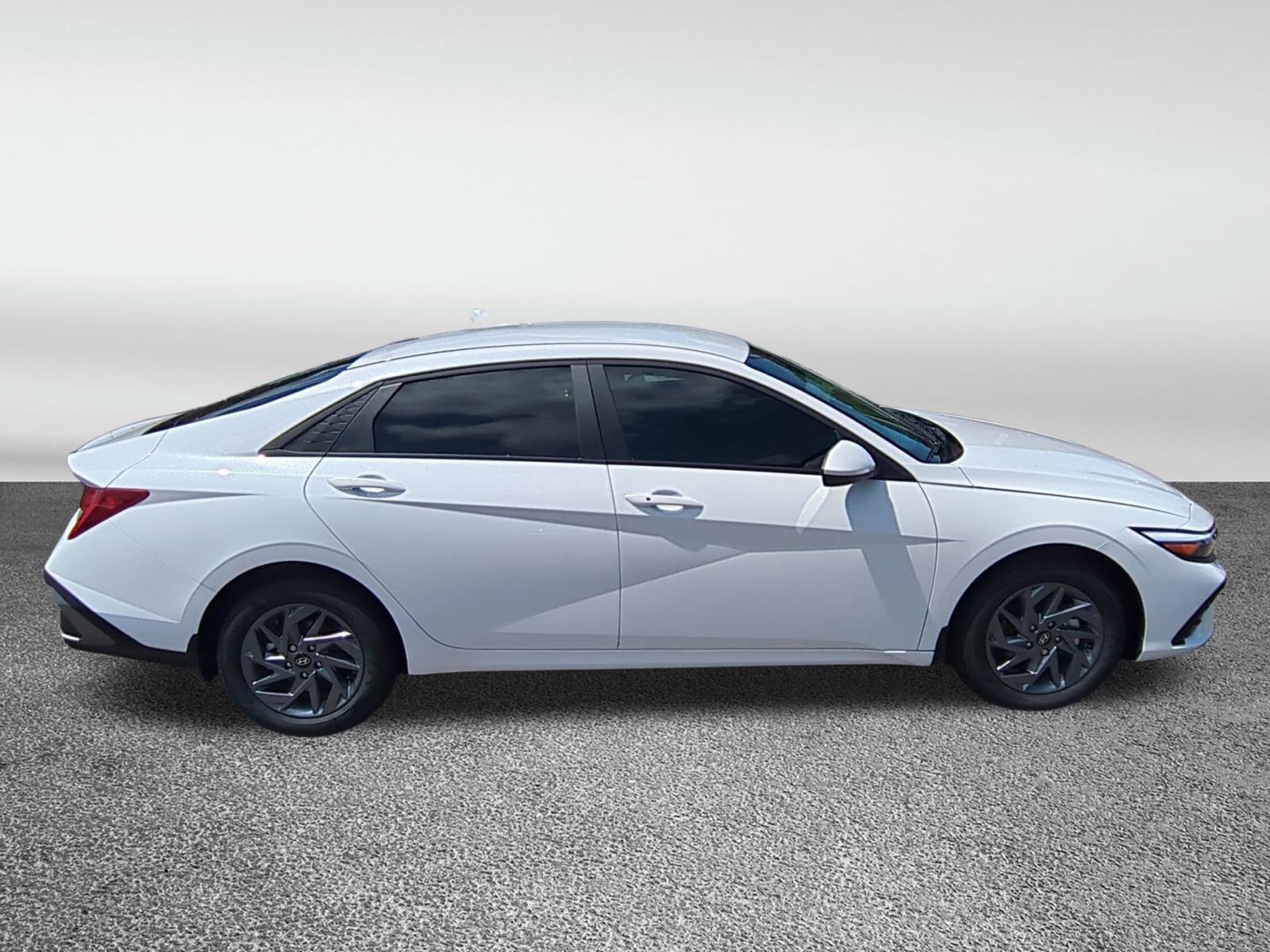 2025 Hyundai Elantra Hybrid Blue photo 2
