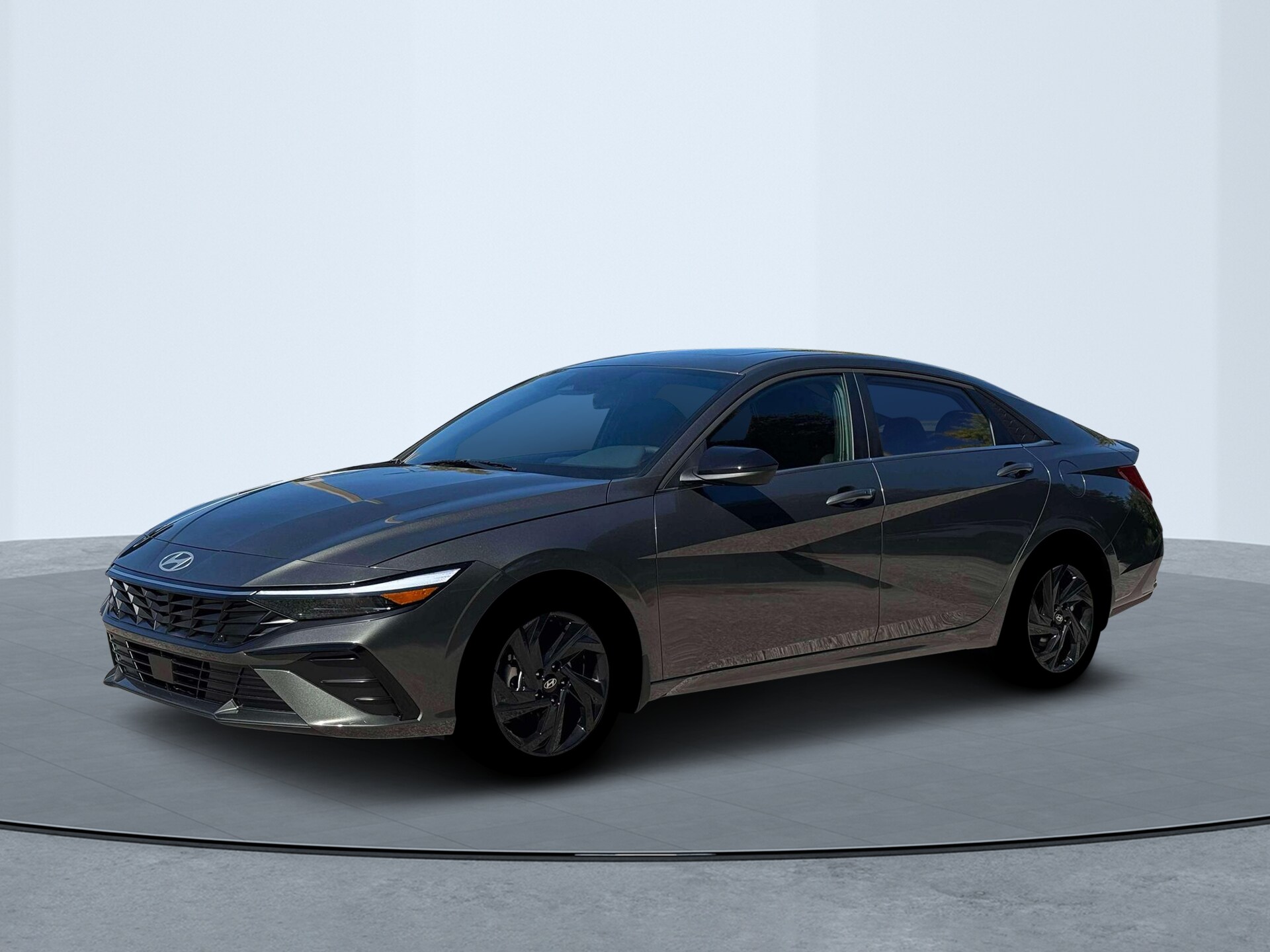 2026 Hyundai Elantra SEL Sport photo 2