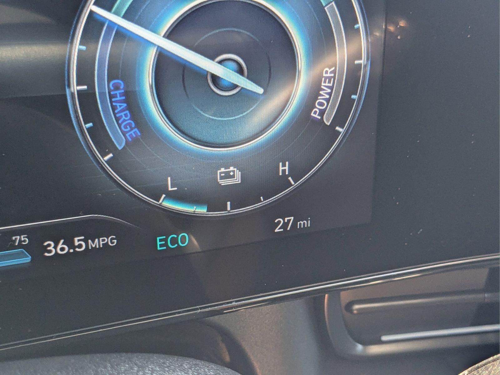 2025 Hyundai Elantra Blue - Photo 36