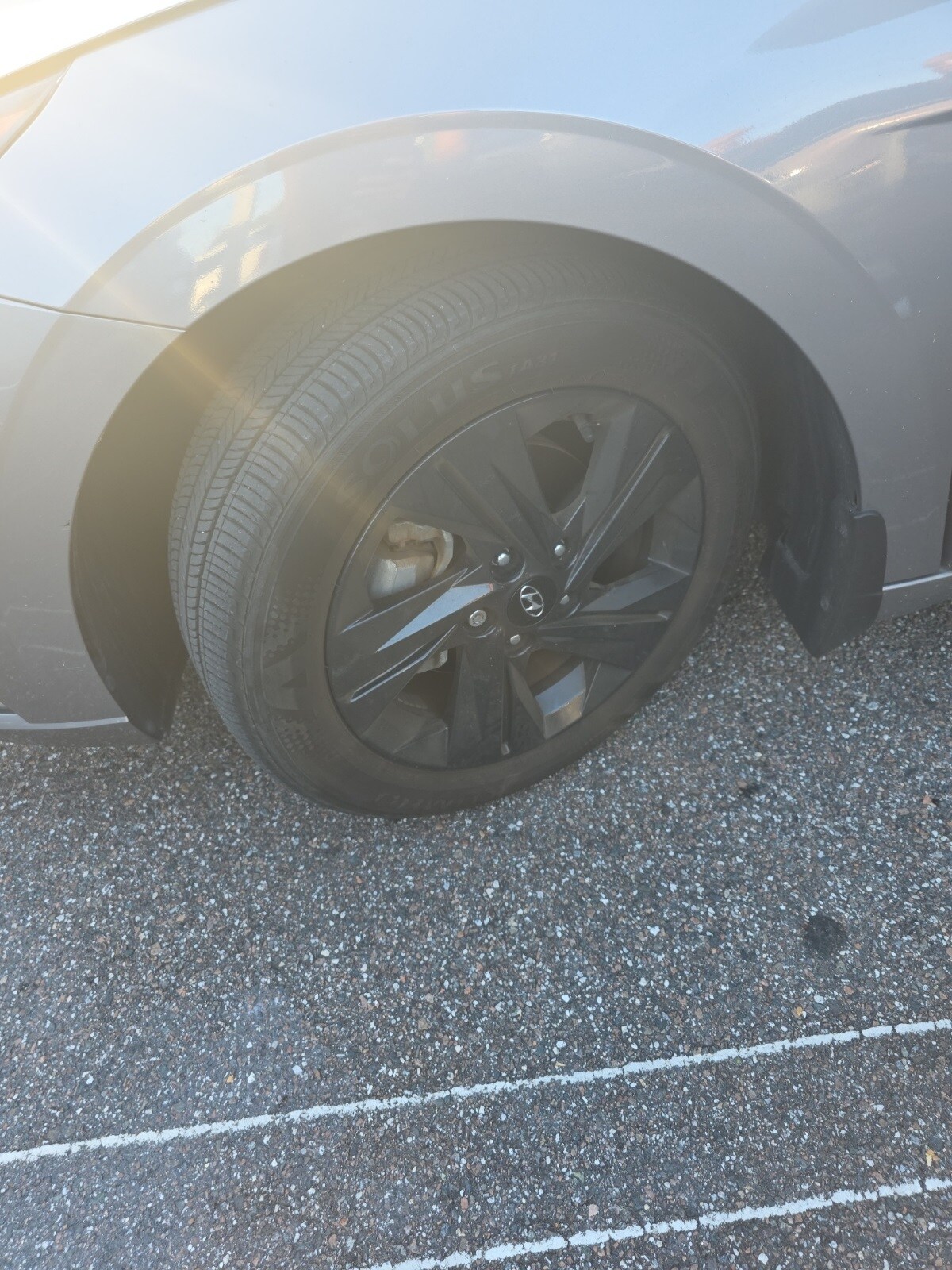 2023 Hyundai Elantra SEL photo 2