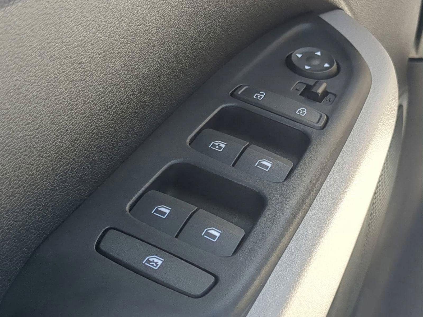 2025 Hyundai Venue SEL - Photo 26