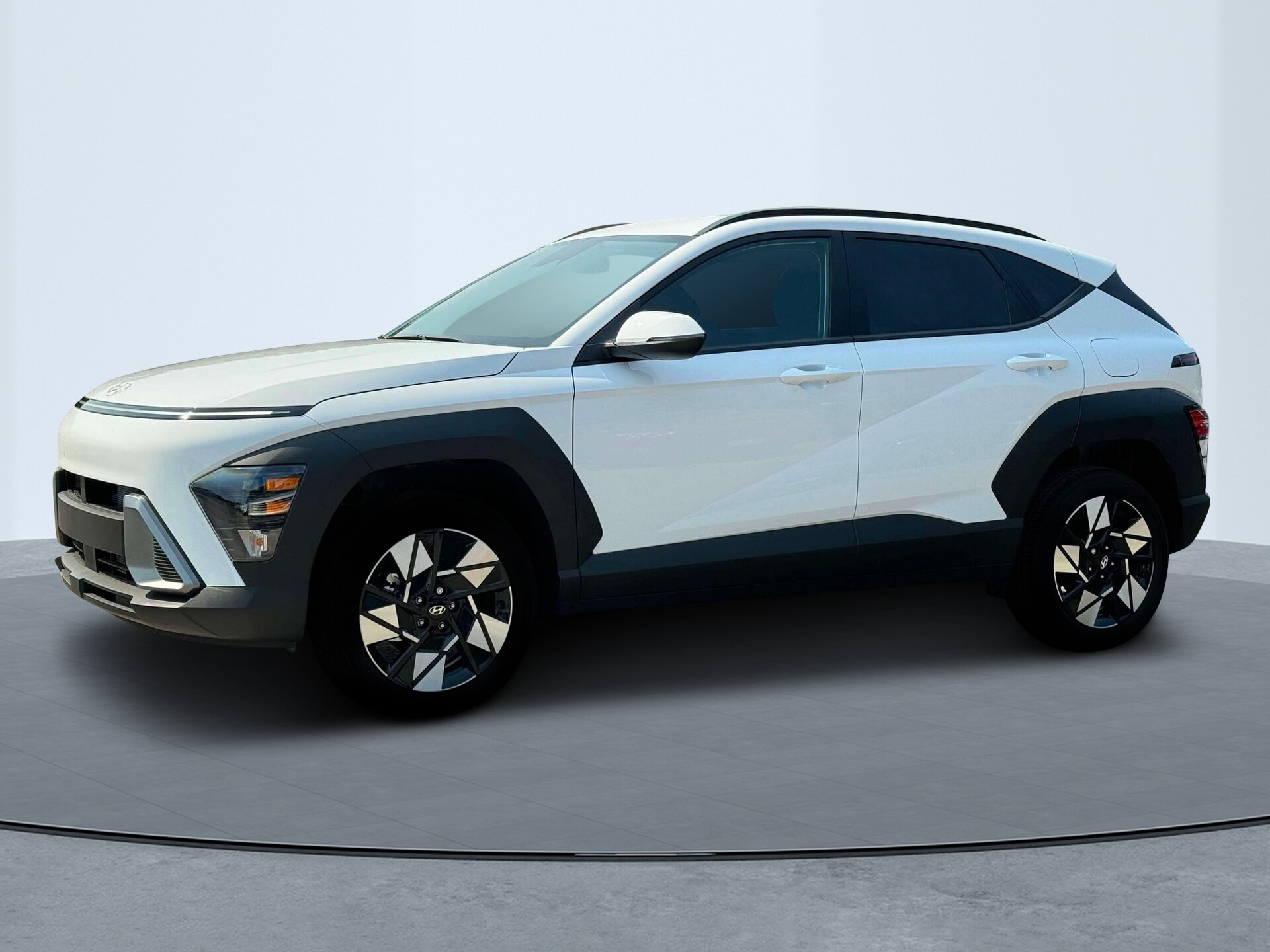 2025 Hyundai Kona SEL photo 2