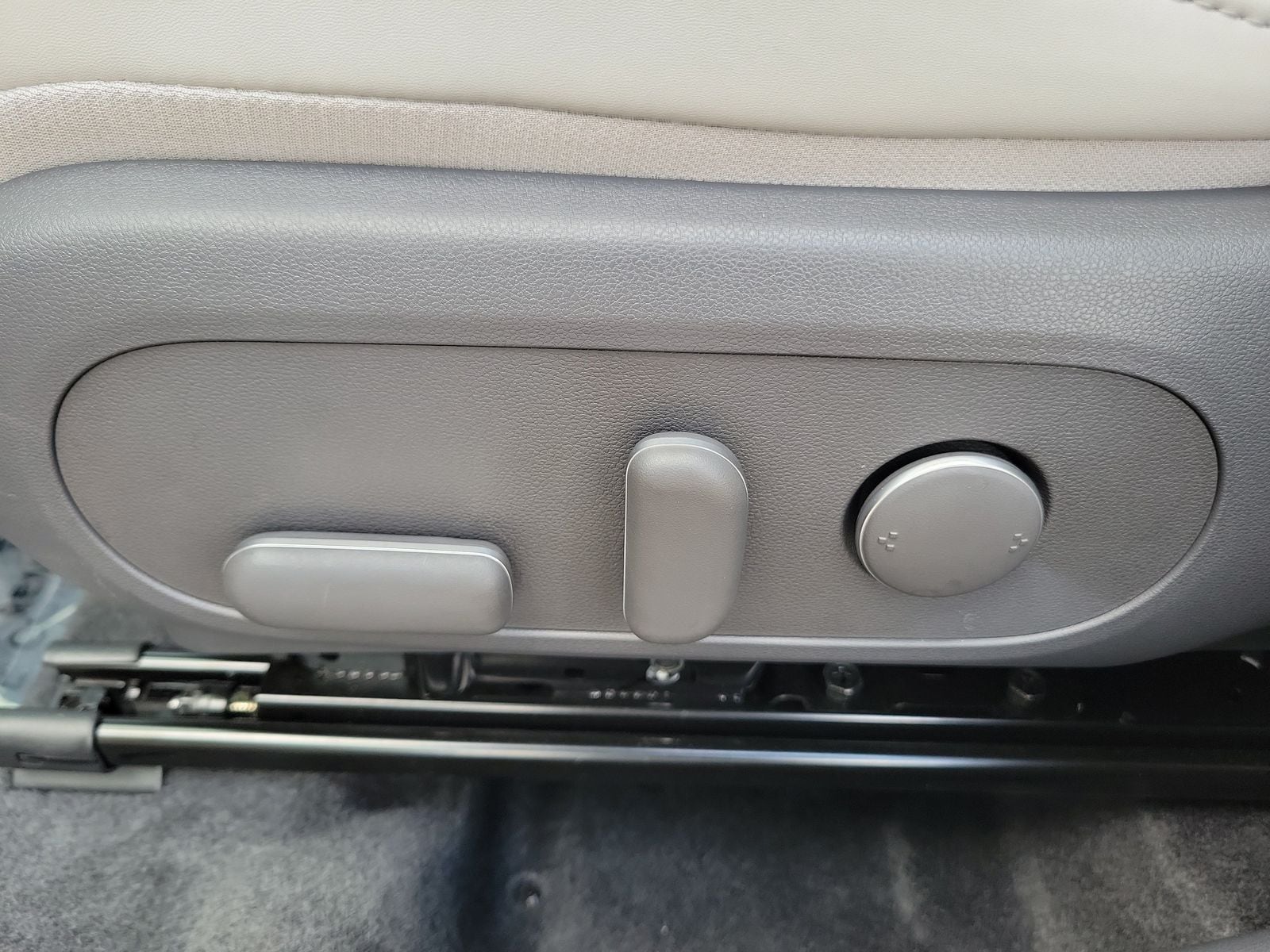 2025 Hyundai Kona Limited - Photo 25