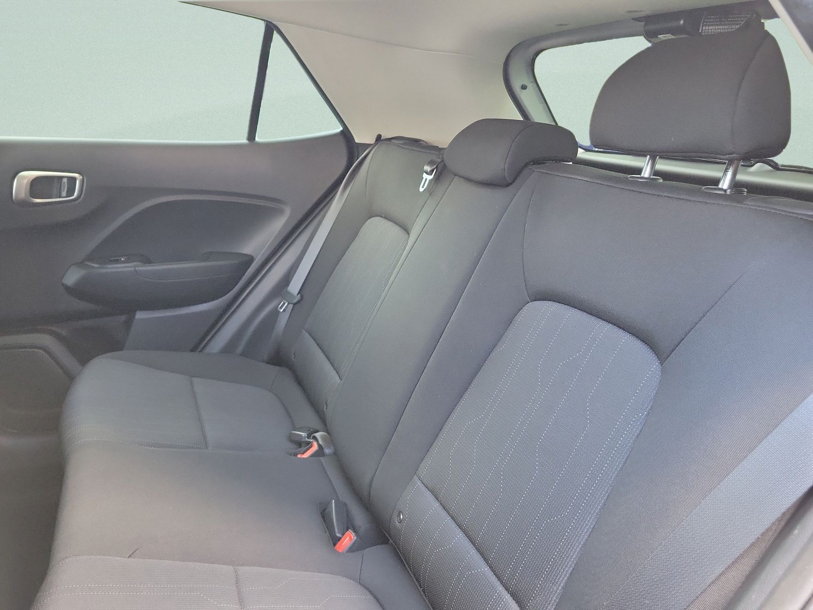 2025 Hyundai Venue SE - Photo 21