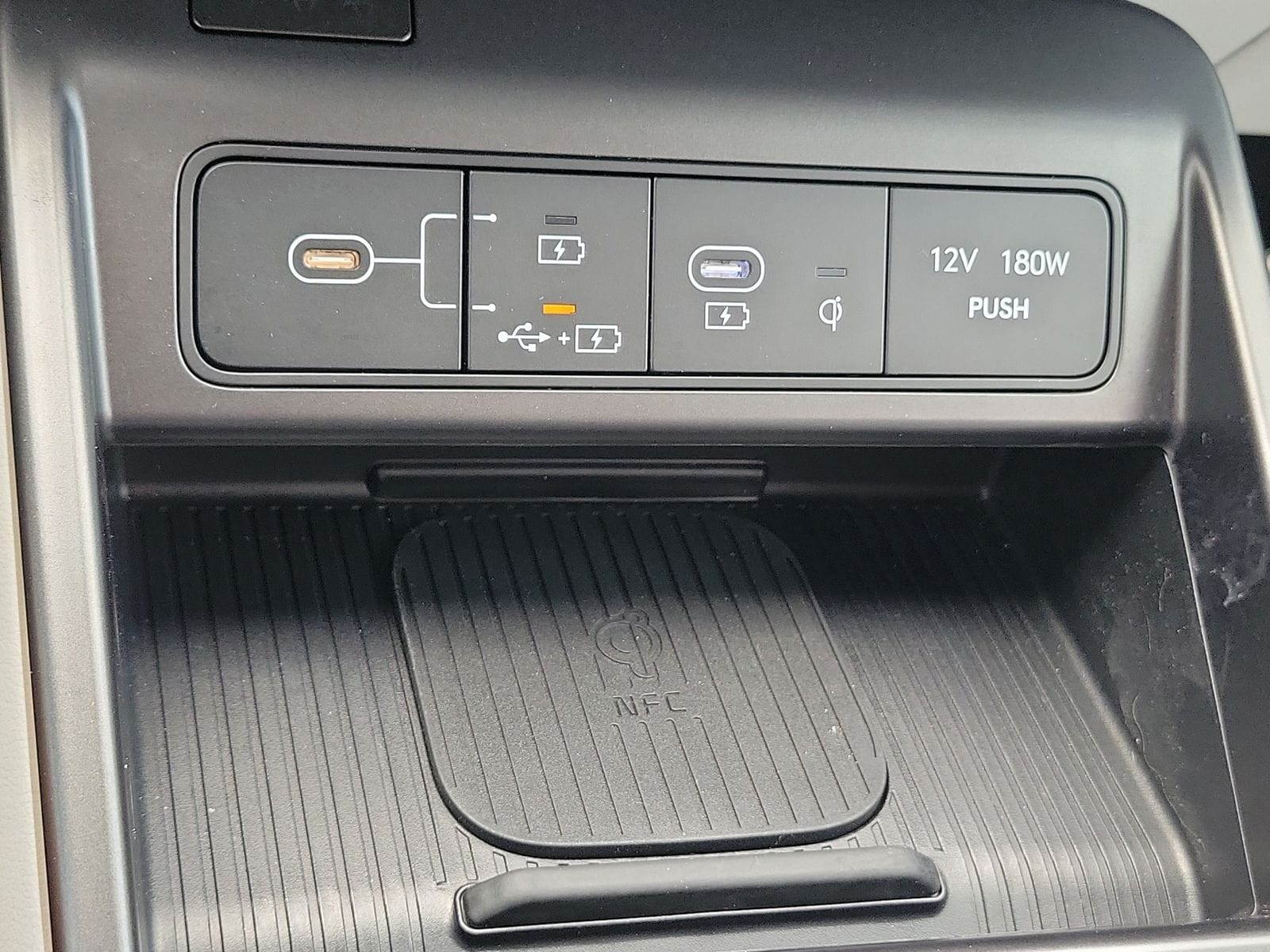 2025 Hyundai Kona Limited - Photo 37