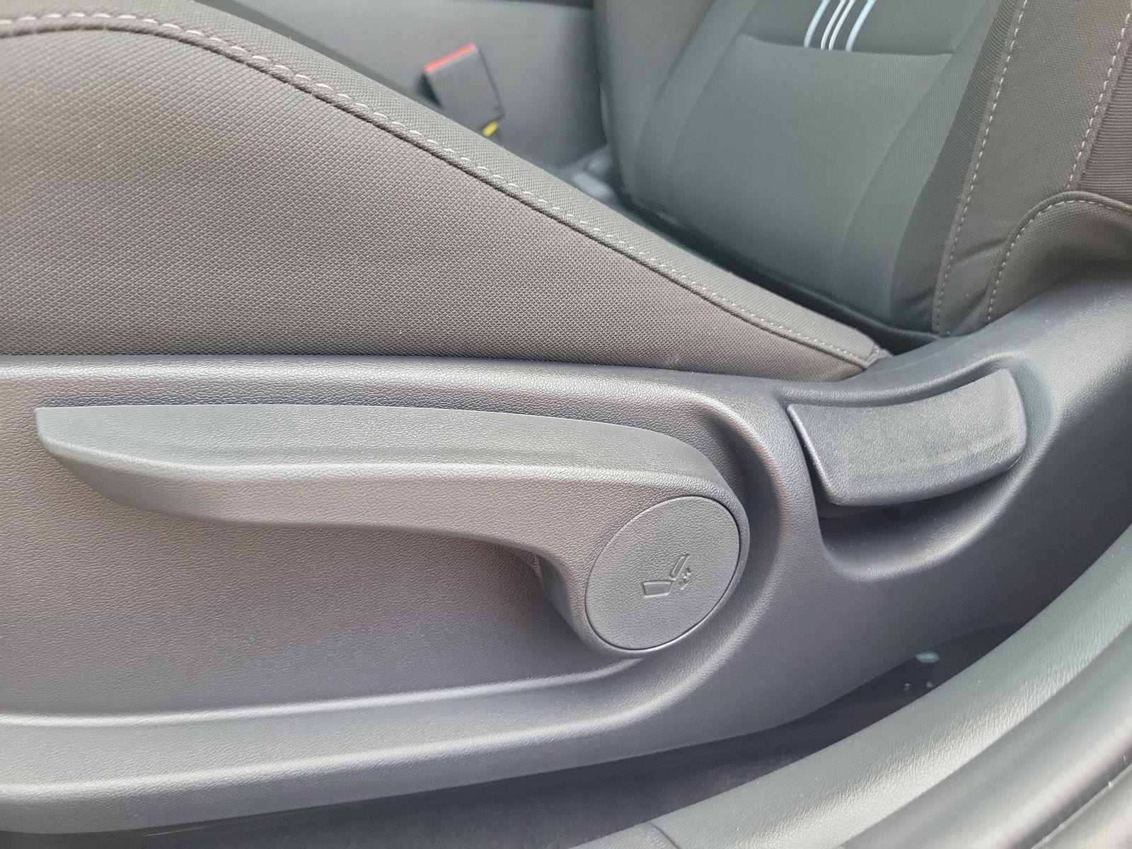 2026 Hyundai Elantra SEL Sport - Photo 23