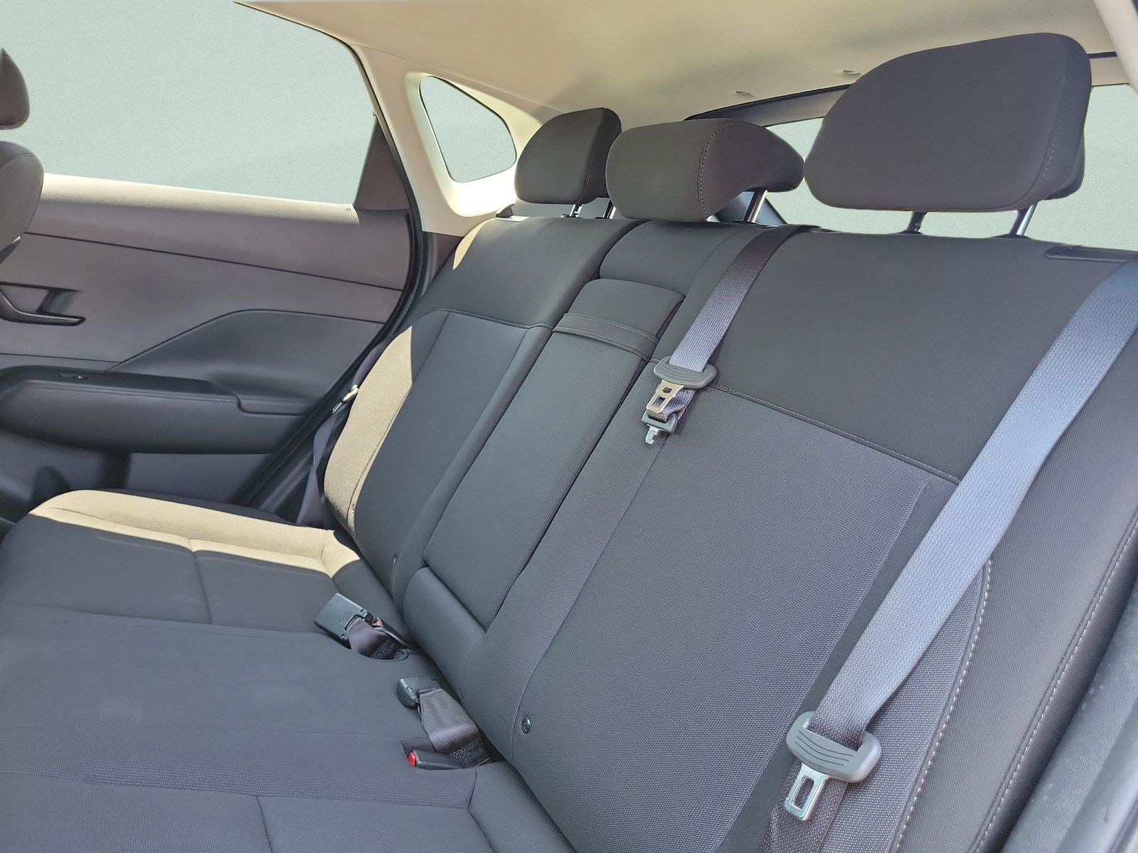 2025 Hyundai Kona SEL Convenience - Photo 18