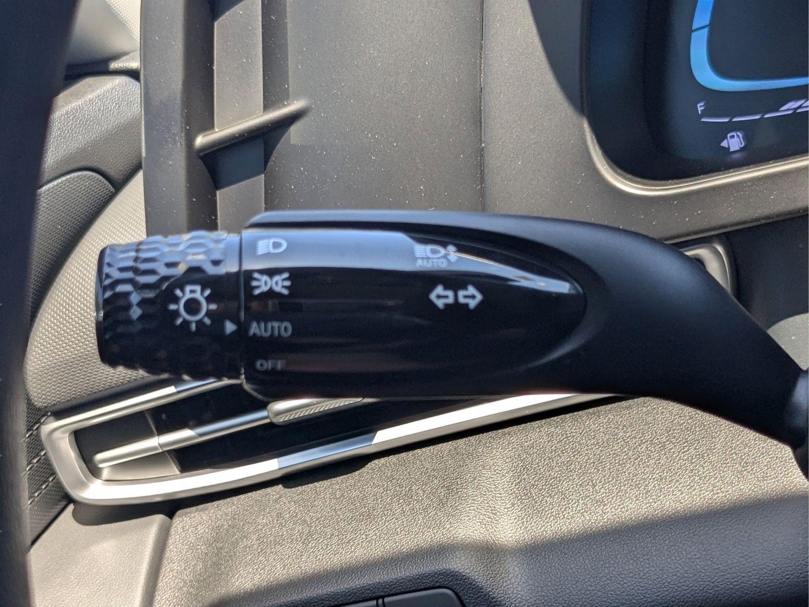 2025 Hyundai Elantra SE - Photo 29
