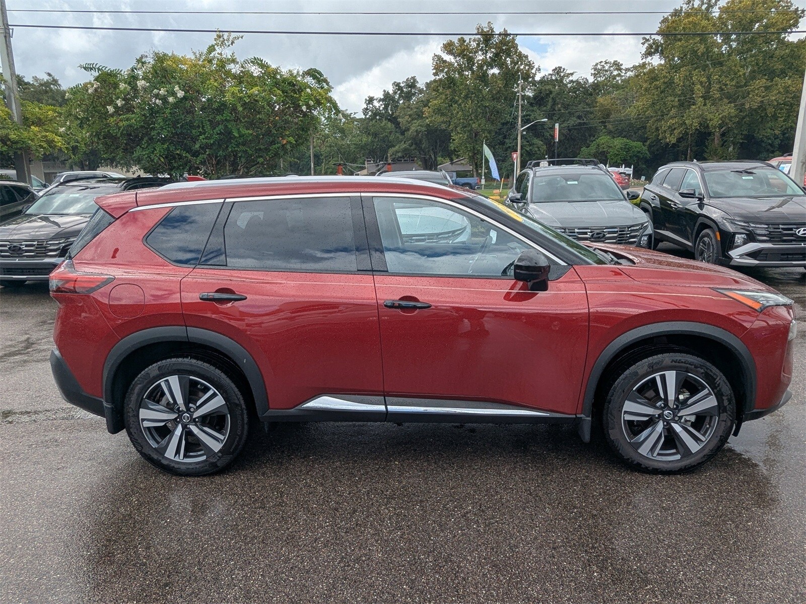 2021 Nissan Rogue SL photo 2