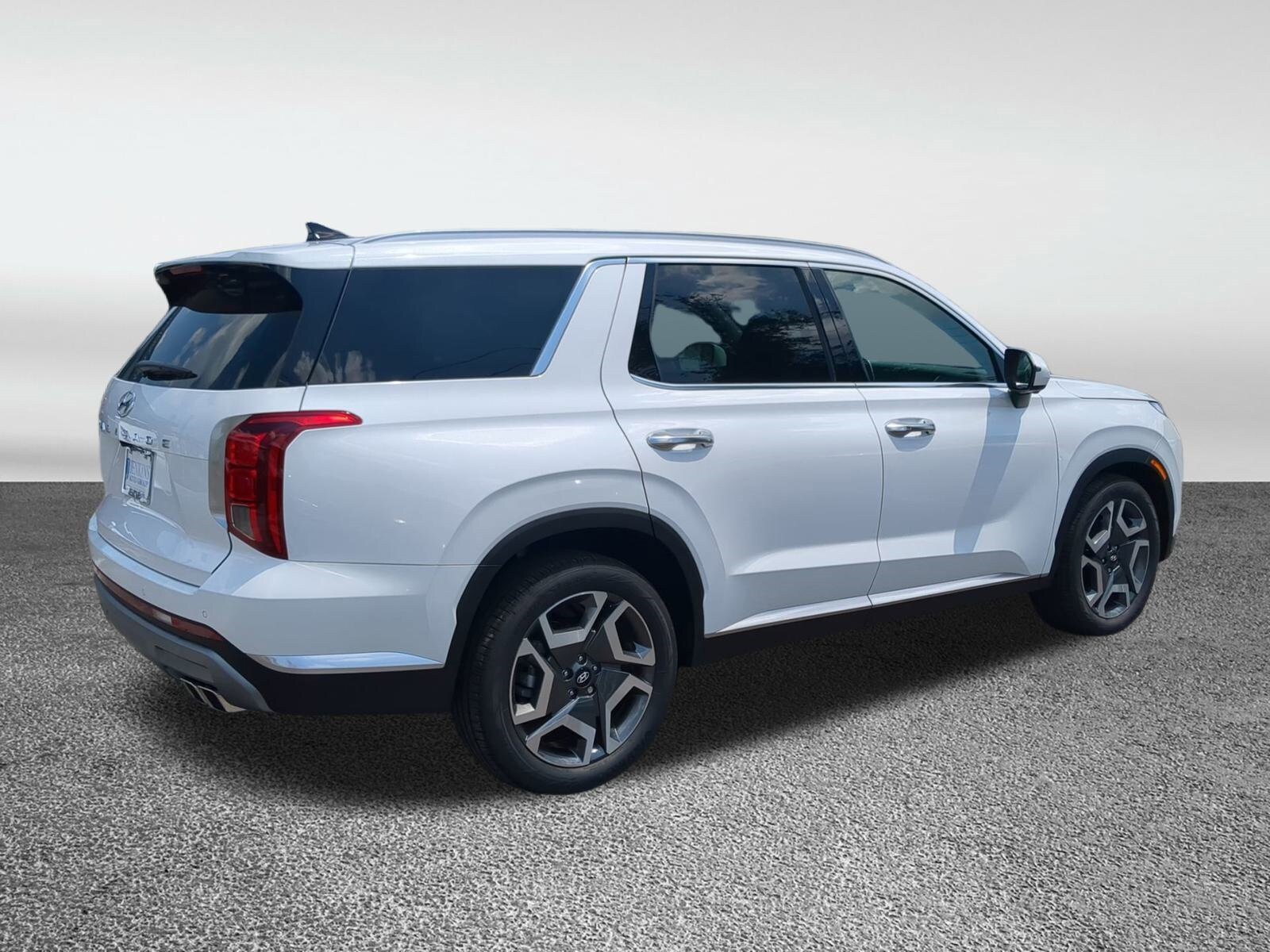 2025 Hyundai Palisade Limited photo 2