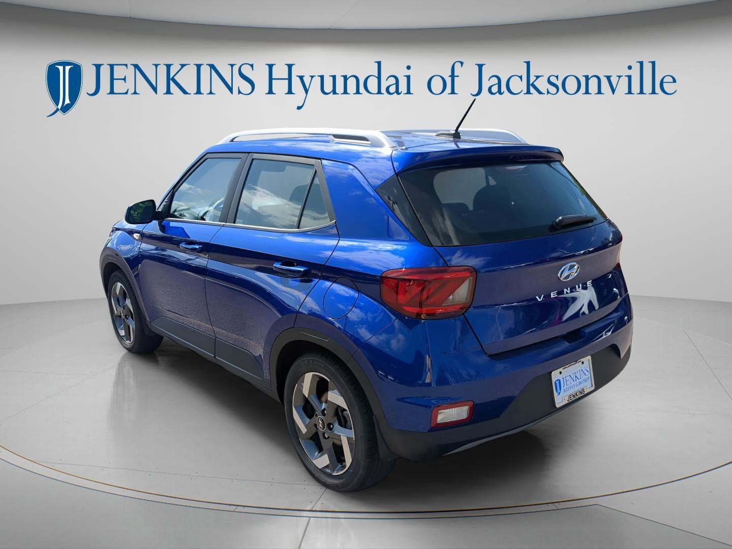 2025 Hyundai Venue SEL - Photo 8