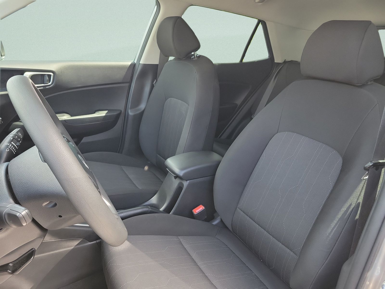 2025 Hyundai Venue SE - Photo 25