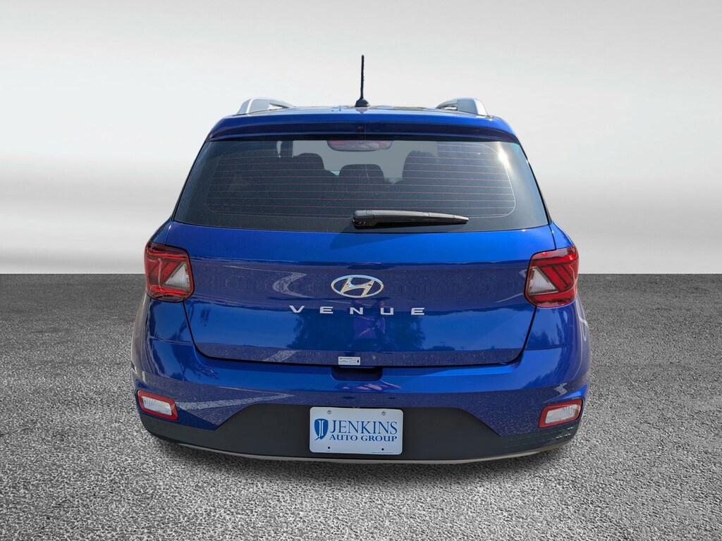 Used 2025 Hyundai Venue SEL SUV