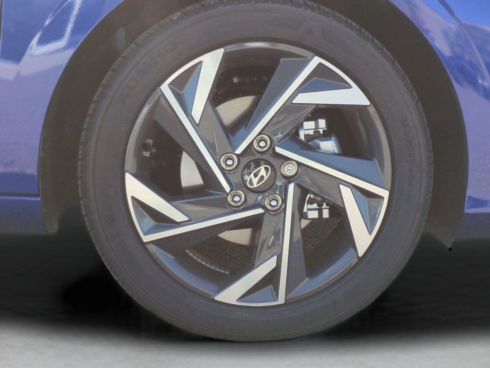 2025 Hyundai Elantra SEL - Photo 6