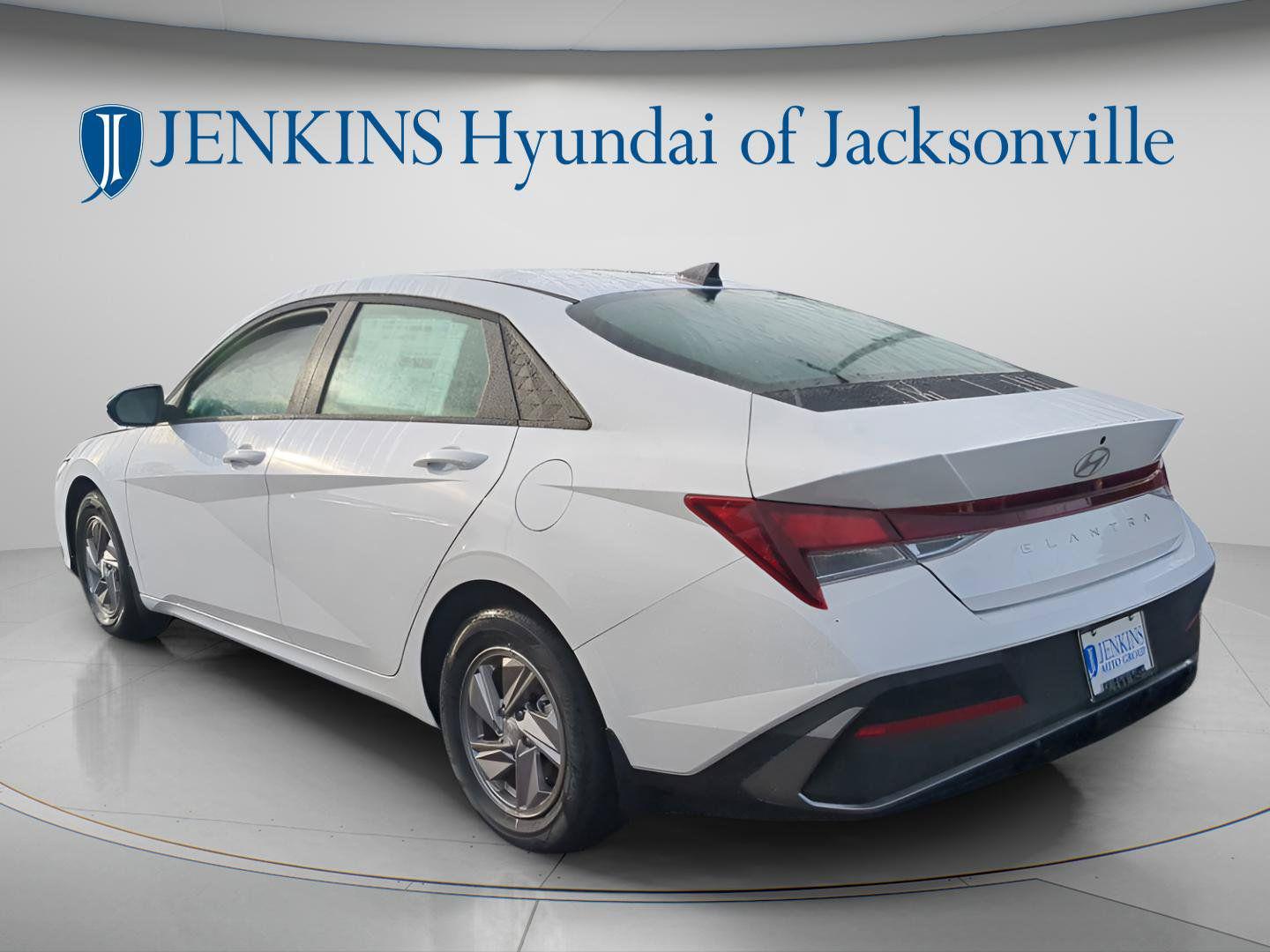 2025 Hyundai Elantra SE - Photo 8