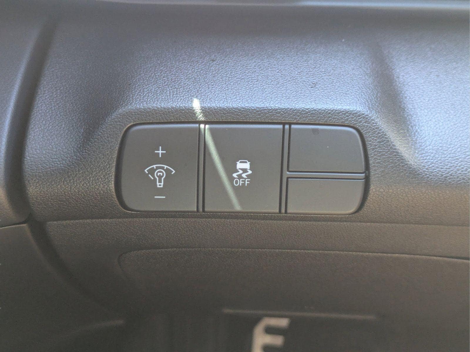 2025 Hyundai Elantra SEL - Photo 29