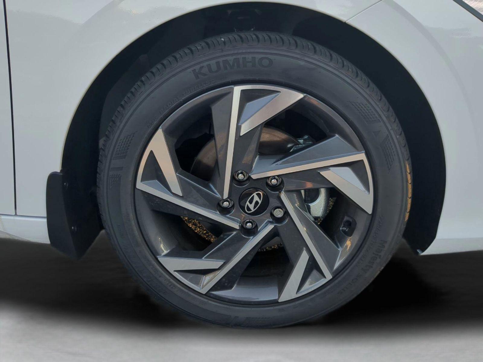 2025 Hyundai Elantra SEL - Photo 36