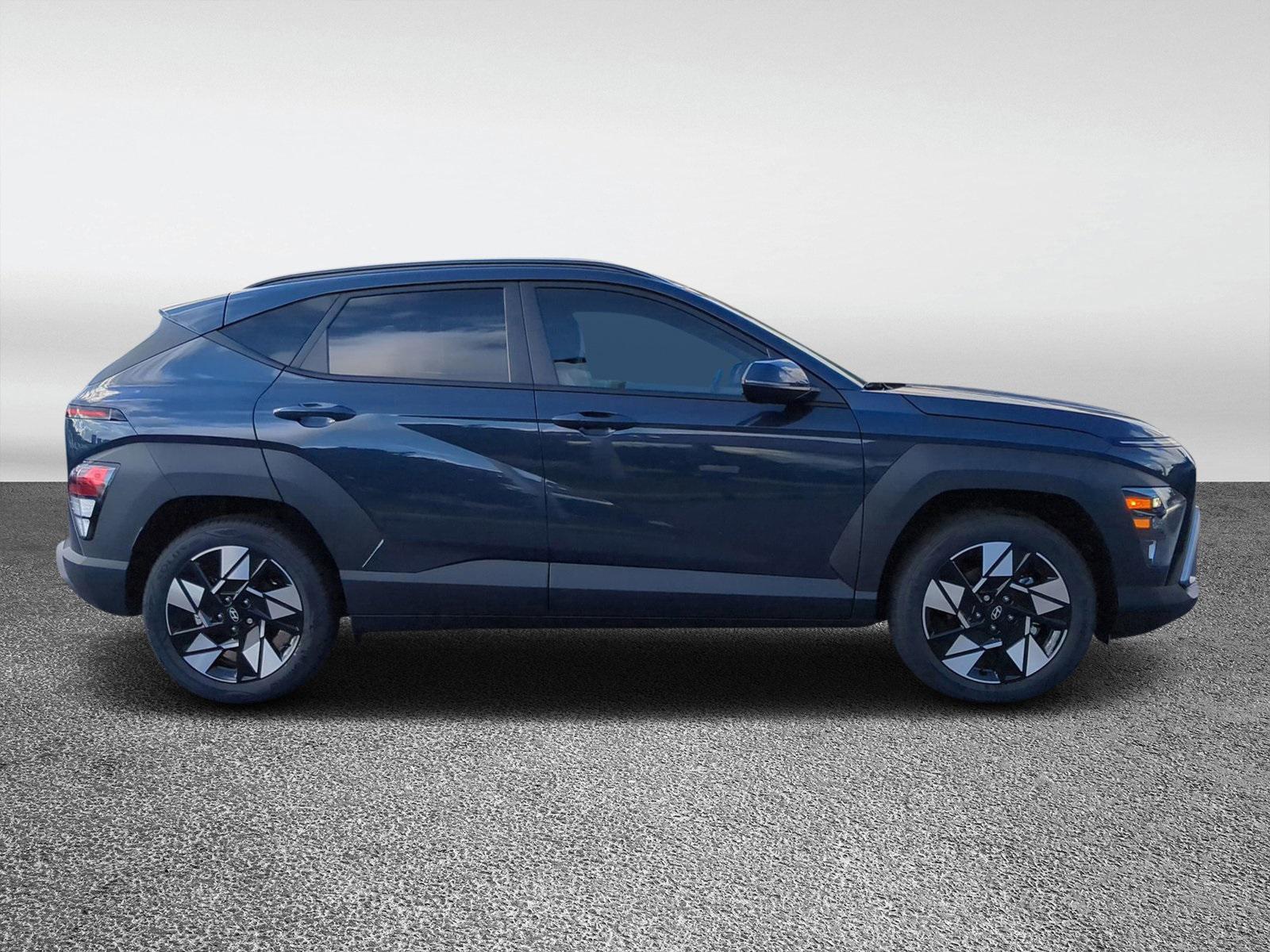 2025 Hyundai Kona SEL photo 2