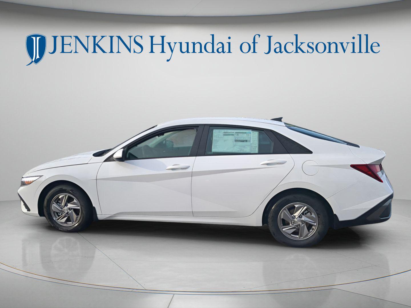 2025 Hyundai Elantra SE - Photo 10