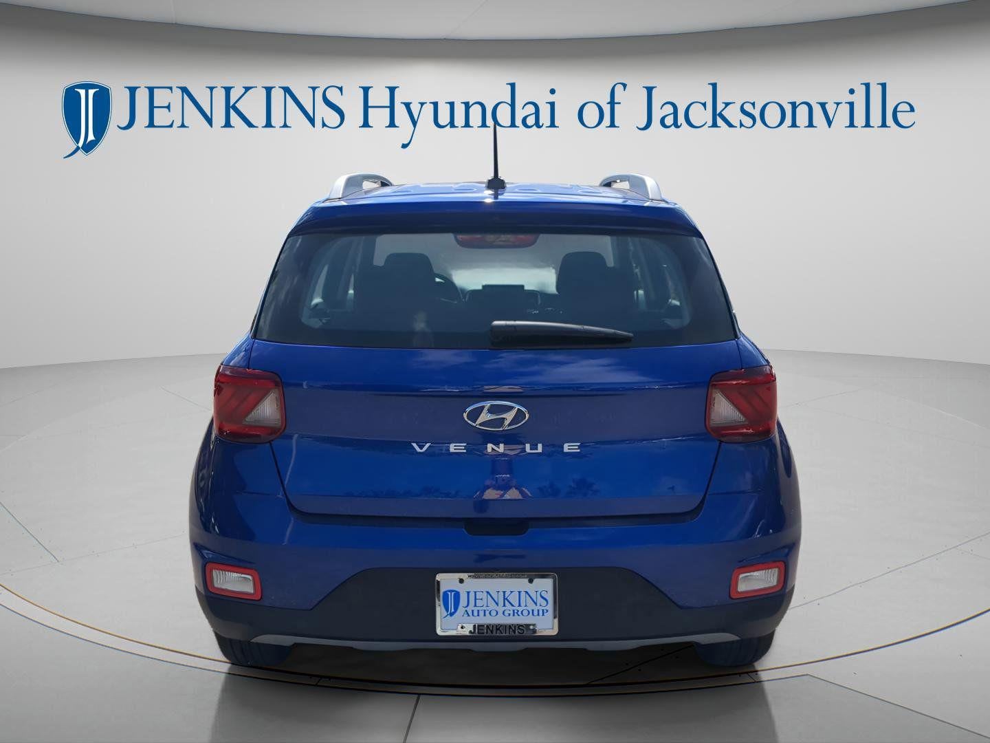 2025 Hyundai Venue SEL - Photo 6