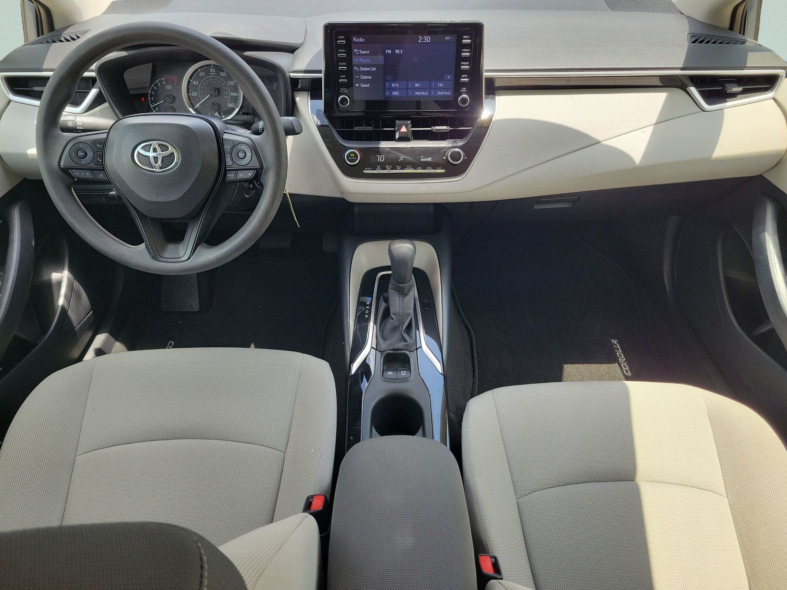 2020 Toyota Corolla LE - Photo 18