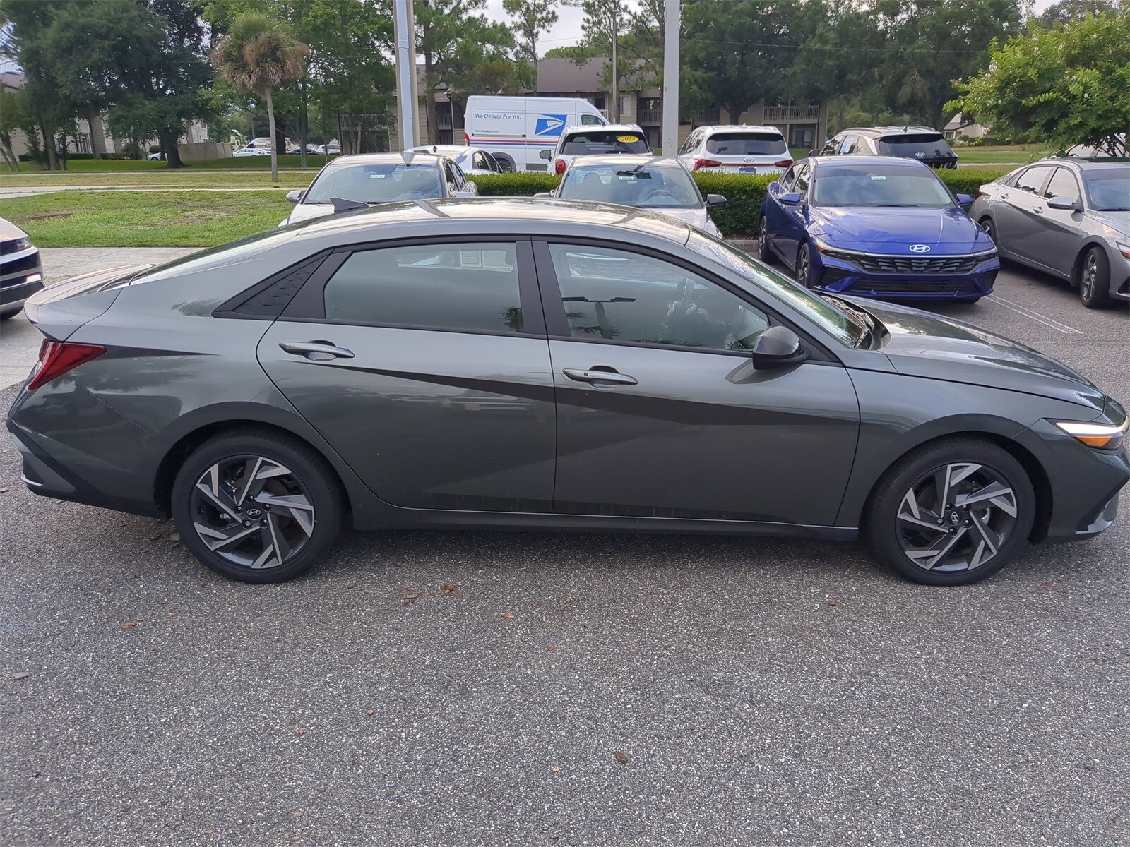 2025 Hyundai Elantra Hybrid SEL Sport photo 2
