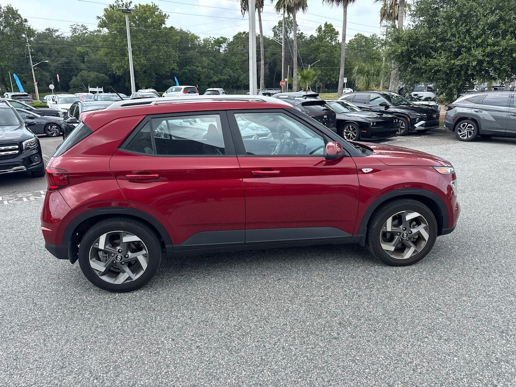 Used 2025 Hyundai Venue SEL SUV