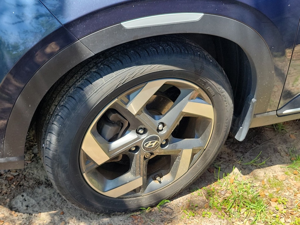 Used 2023 Hyundai Venue Limited SUV