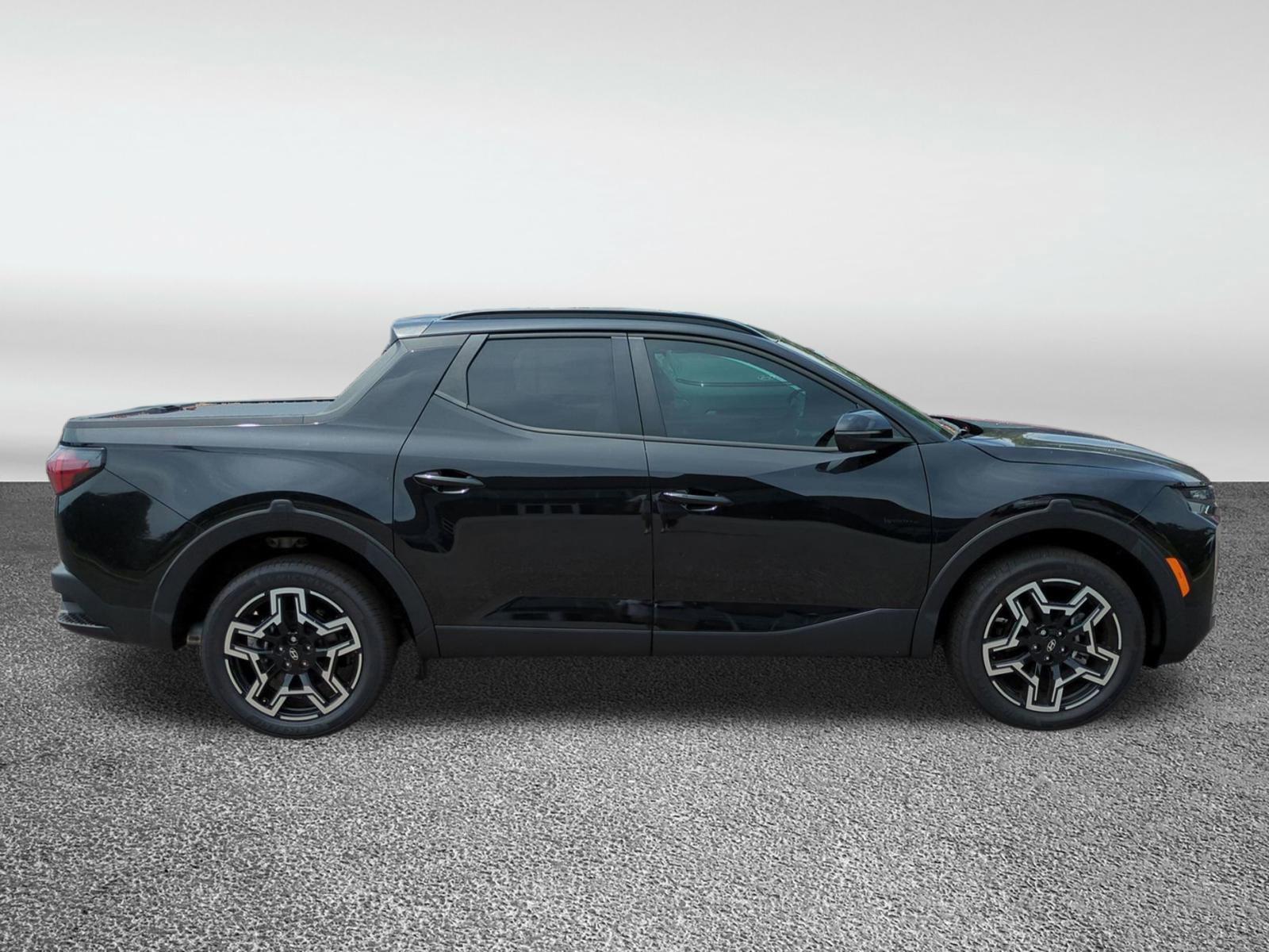 2025 Hyundai Santa Cruz Limited photo 2