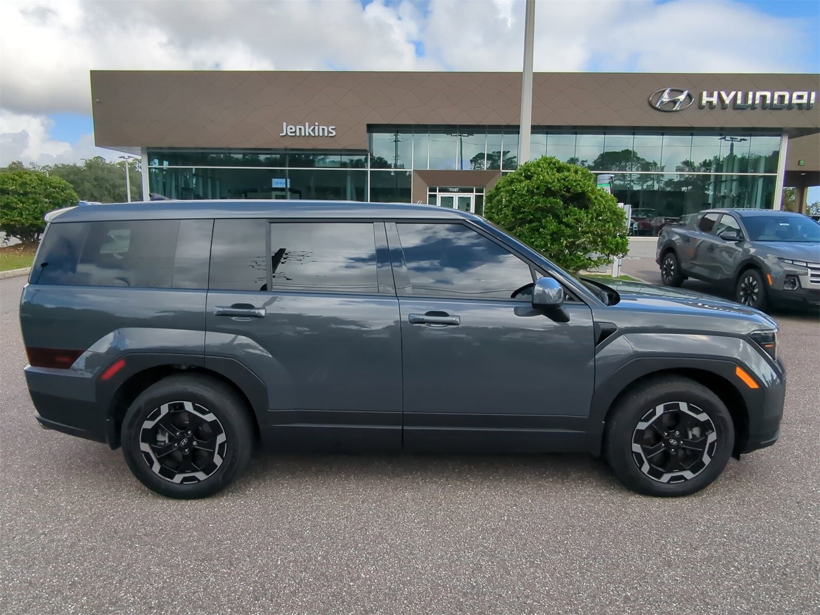 2025 Hyundai Santa Fe SE photo 3