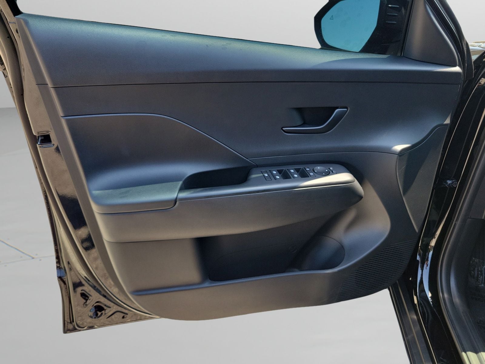 2025 Hyundai Kona SEL Convenience - Photo 25
