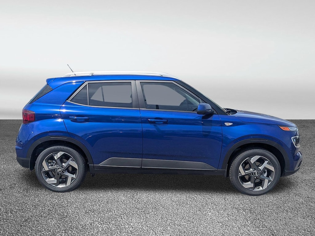 New 2025 Hyundai Venue Limited SUV