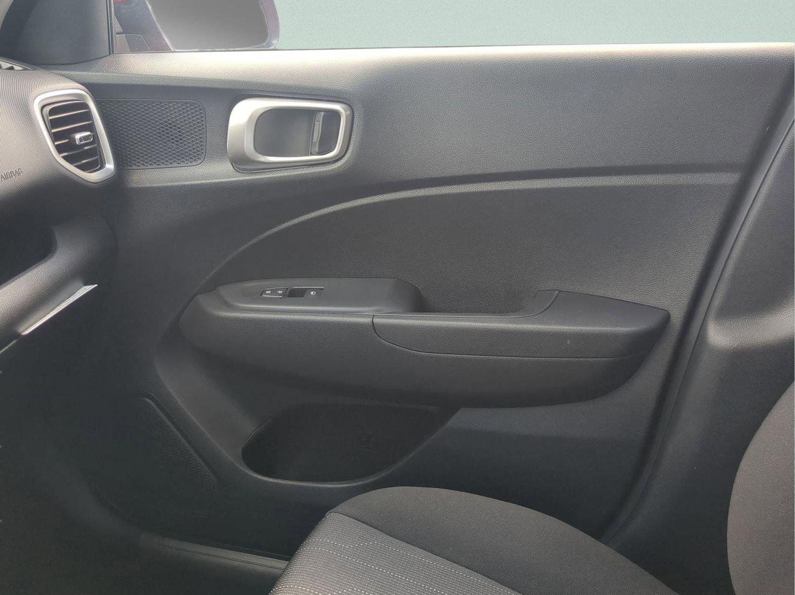 2026 Hyundai Venue SE - Photo 37