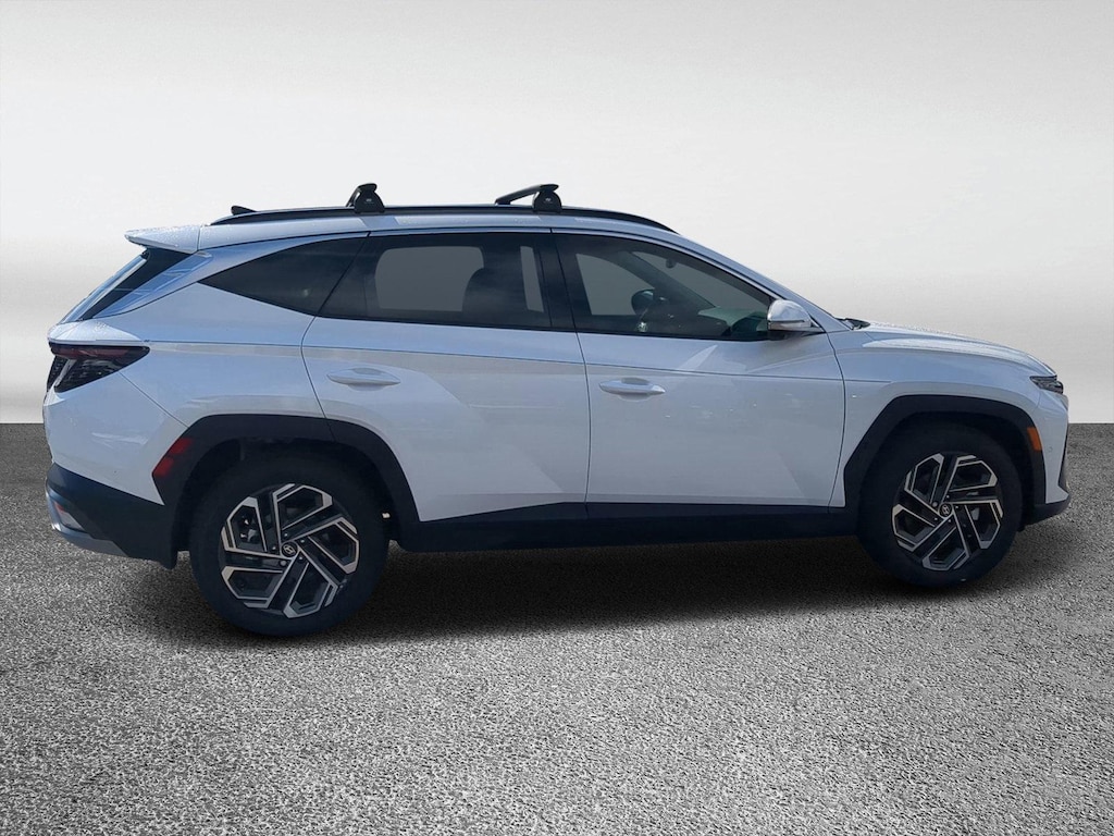New 2025 Hyundai Tucson Limited FWD SUV