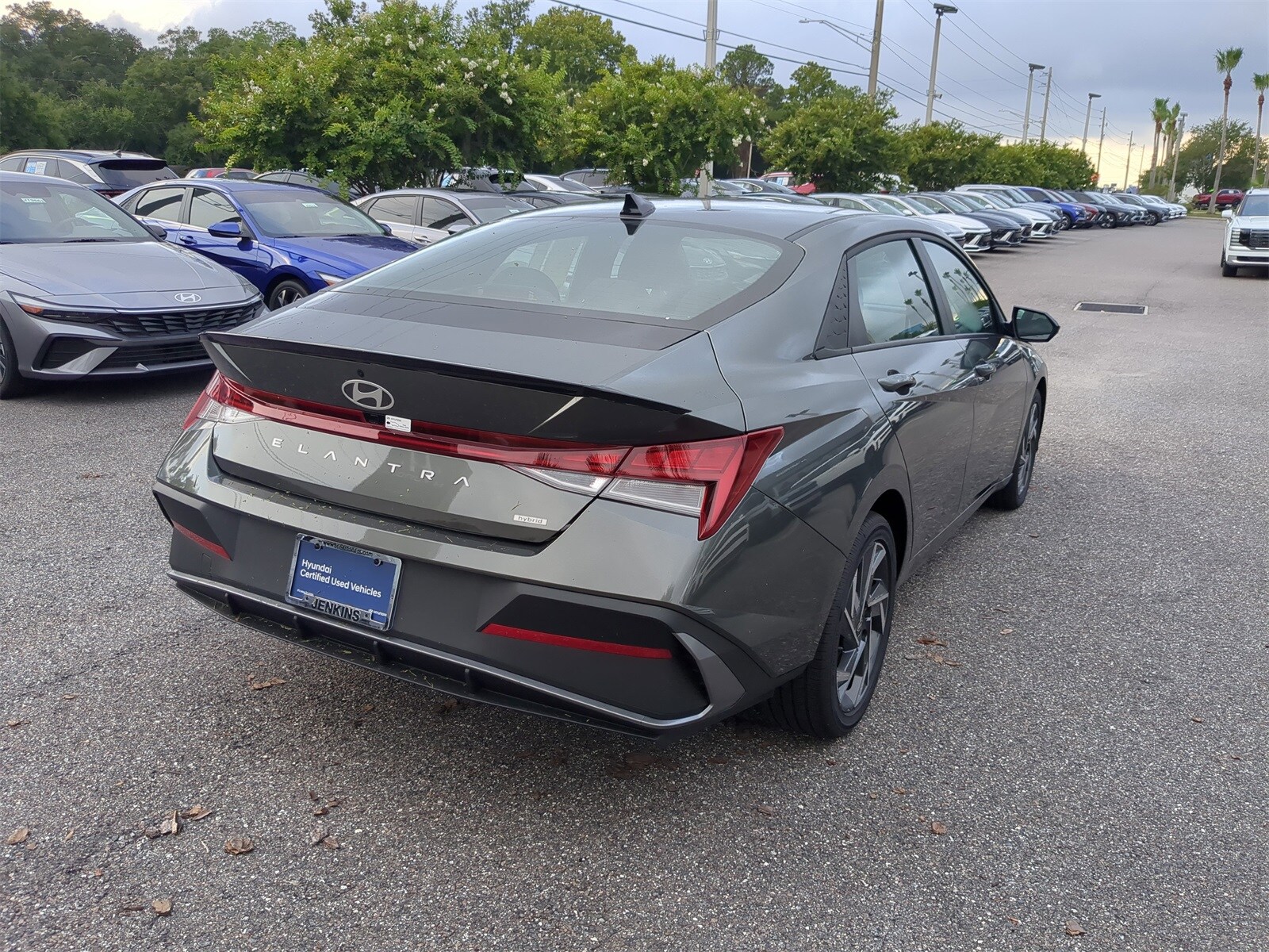 2025 Hyundai Elantra Hybrid SEL Sport photo 3