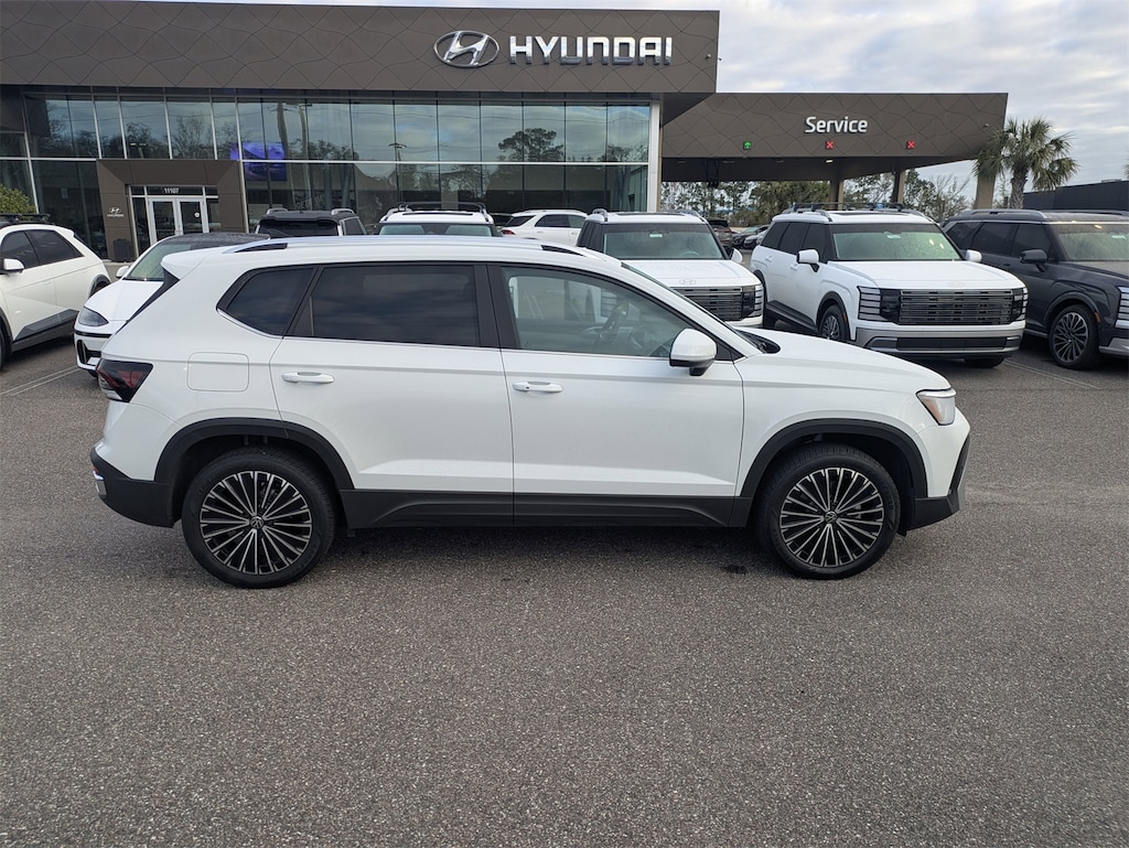 Used 2025 Volkswagen Taos 1.5T SE SUV