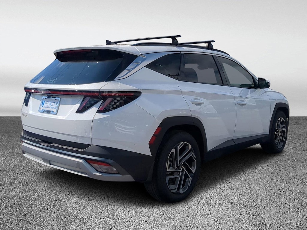 New 2025 Hyundai Tucson Limited FWD SUV