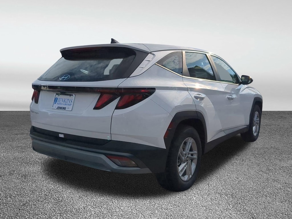 New 2025 Hyundai Tucson SE FWD SUV