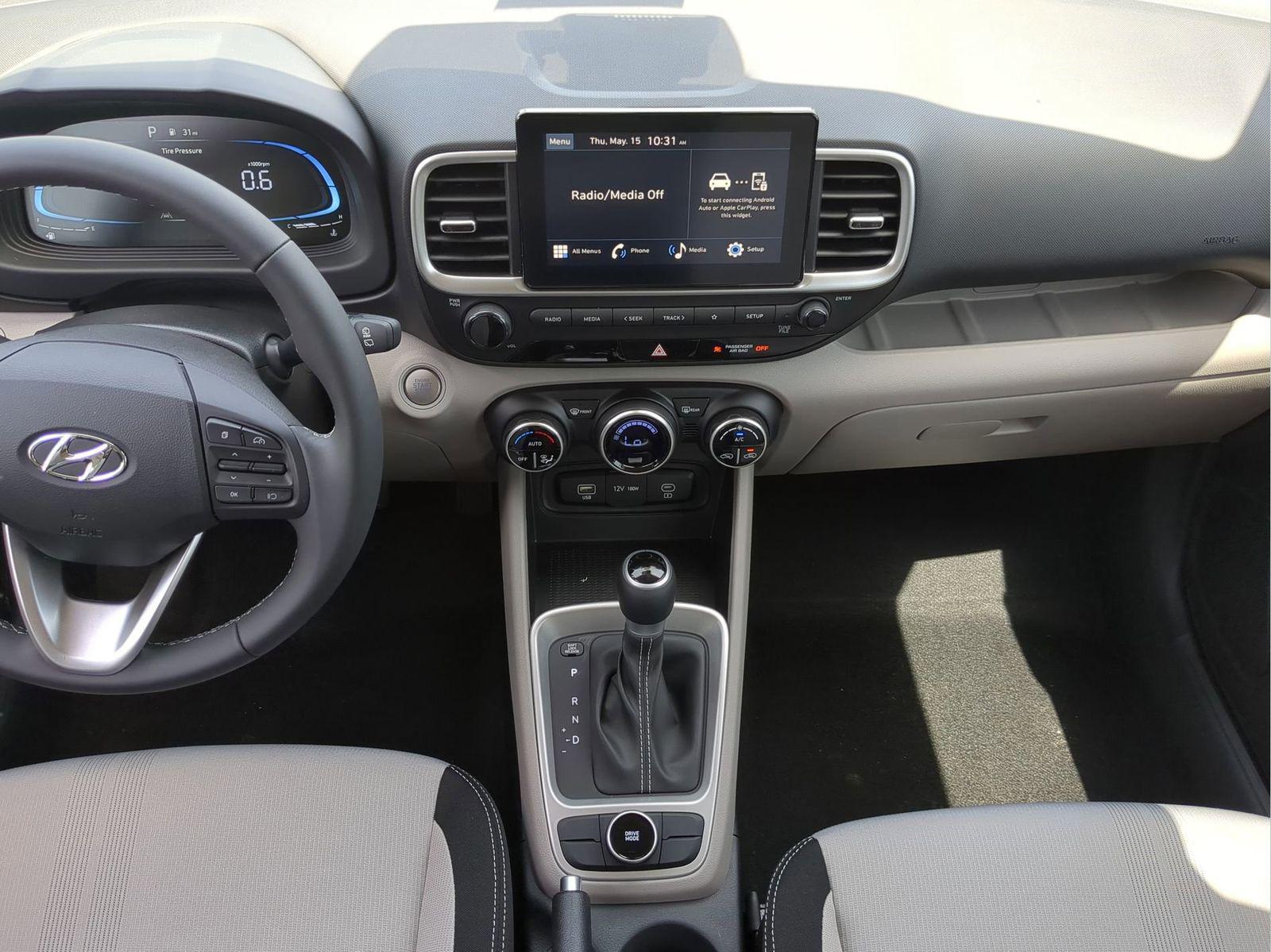 2025 Hyundai Venue SEL - Photo 19