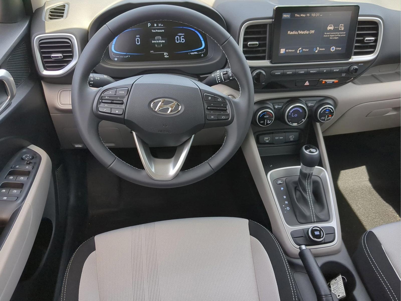 2025 Hyundai Venue SEL - Photo 19