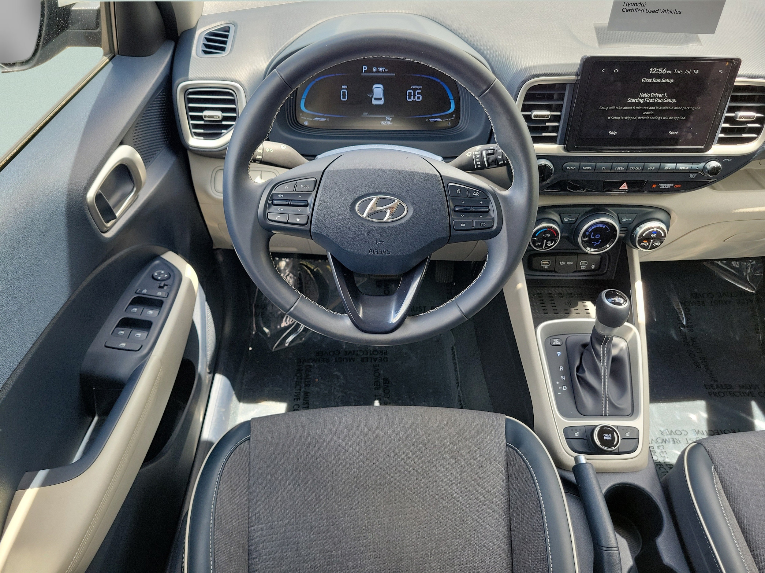 2023 Hyundai Venue Limited - Photo 17