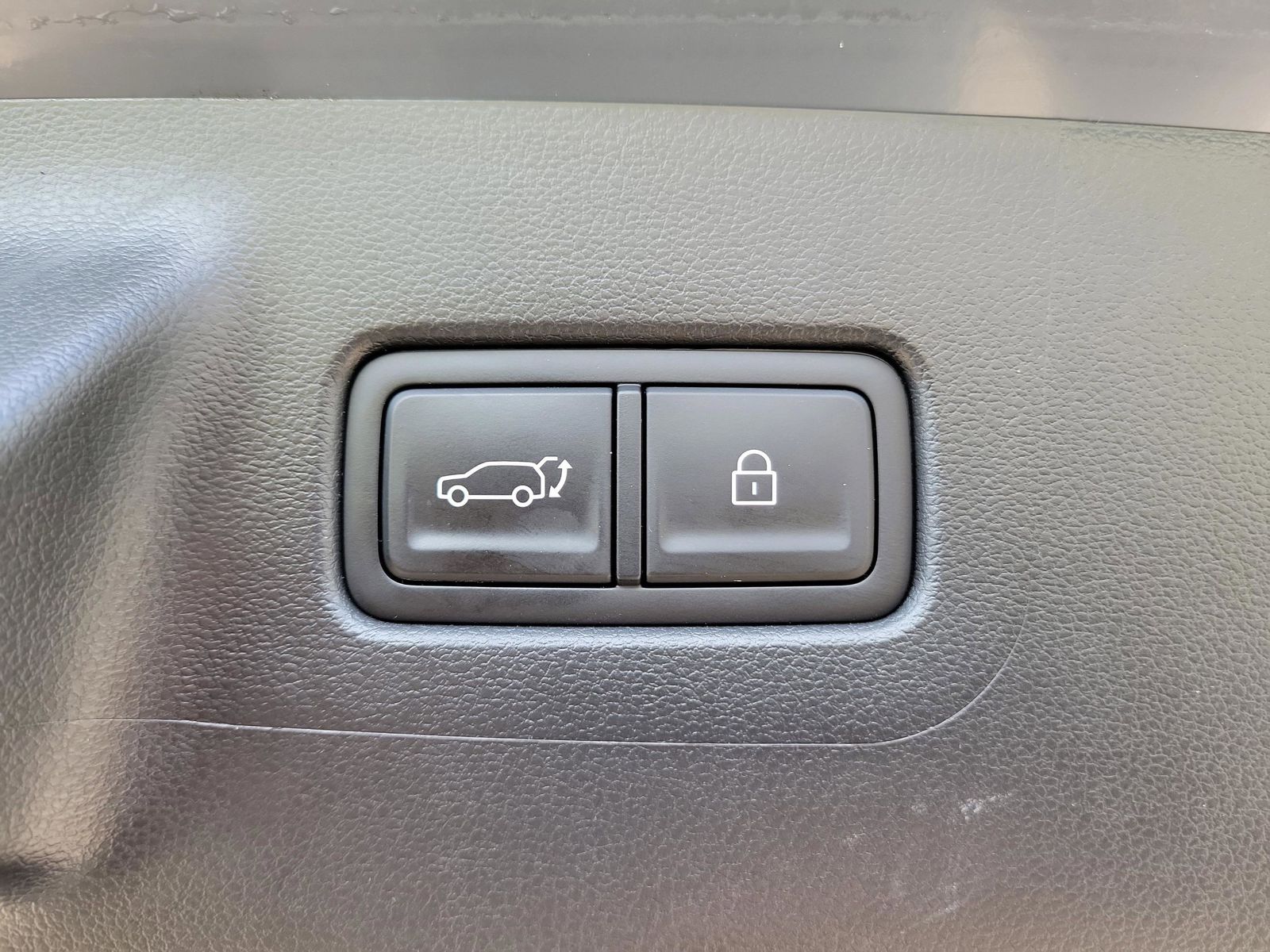 2025 Hyundai Santa Fe SEL - Photo 17